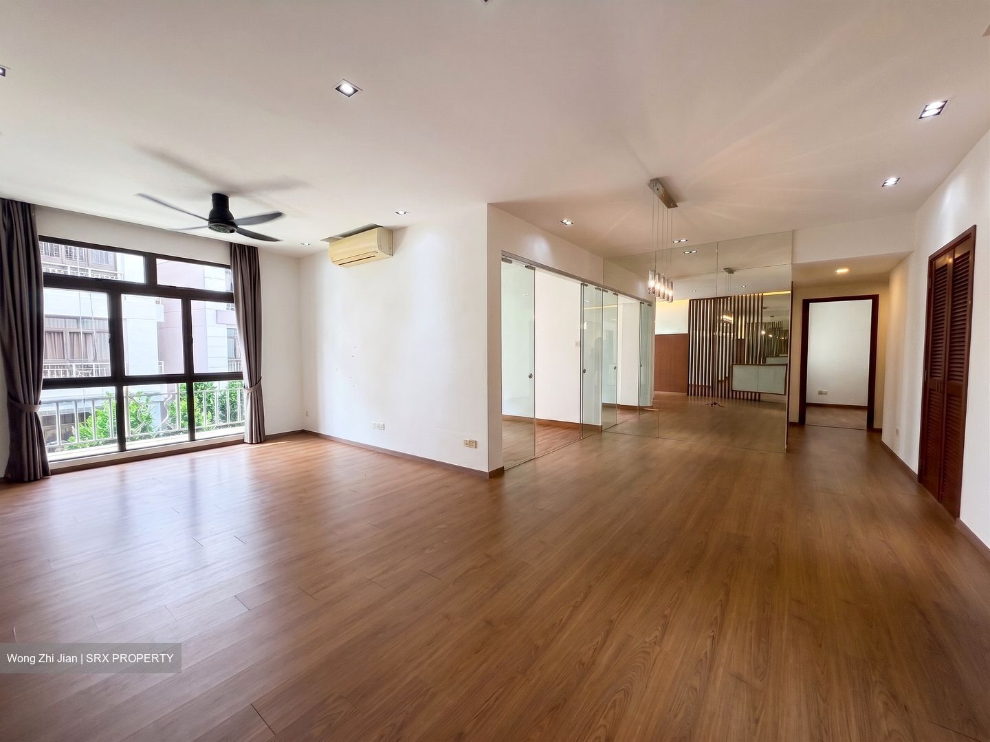 Seletaris (D27), Condominium #570434761